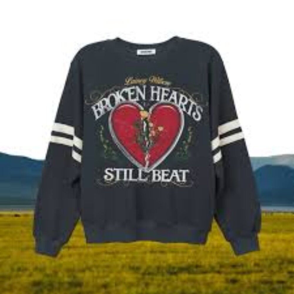 41. New Daydreamer Lainey Wilson Broken Hearts Still Beat Sweatshirt size XL